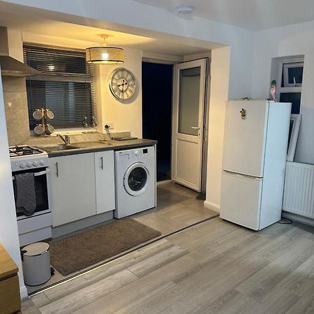 Stylish Studio Flat - Watford Junction - Harry Potter Екстериор снимка