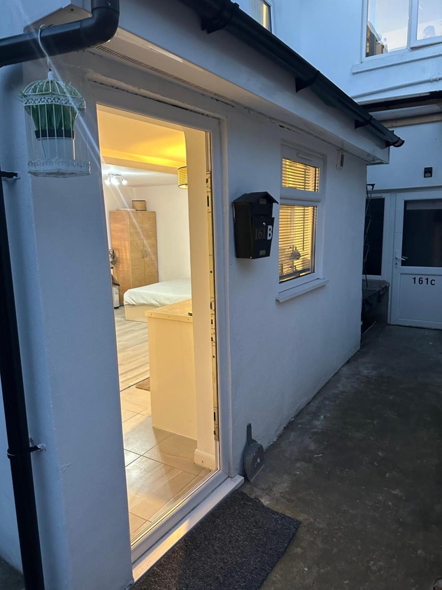 Stylish Studio Flat - Watford Junction - Harry Potter Екстериор снимка
