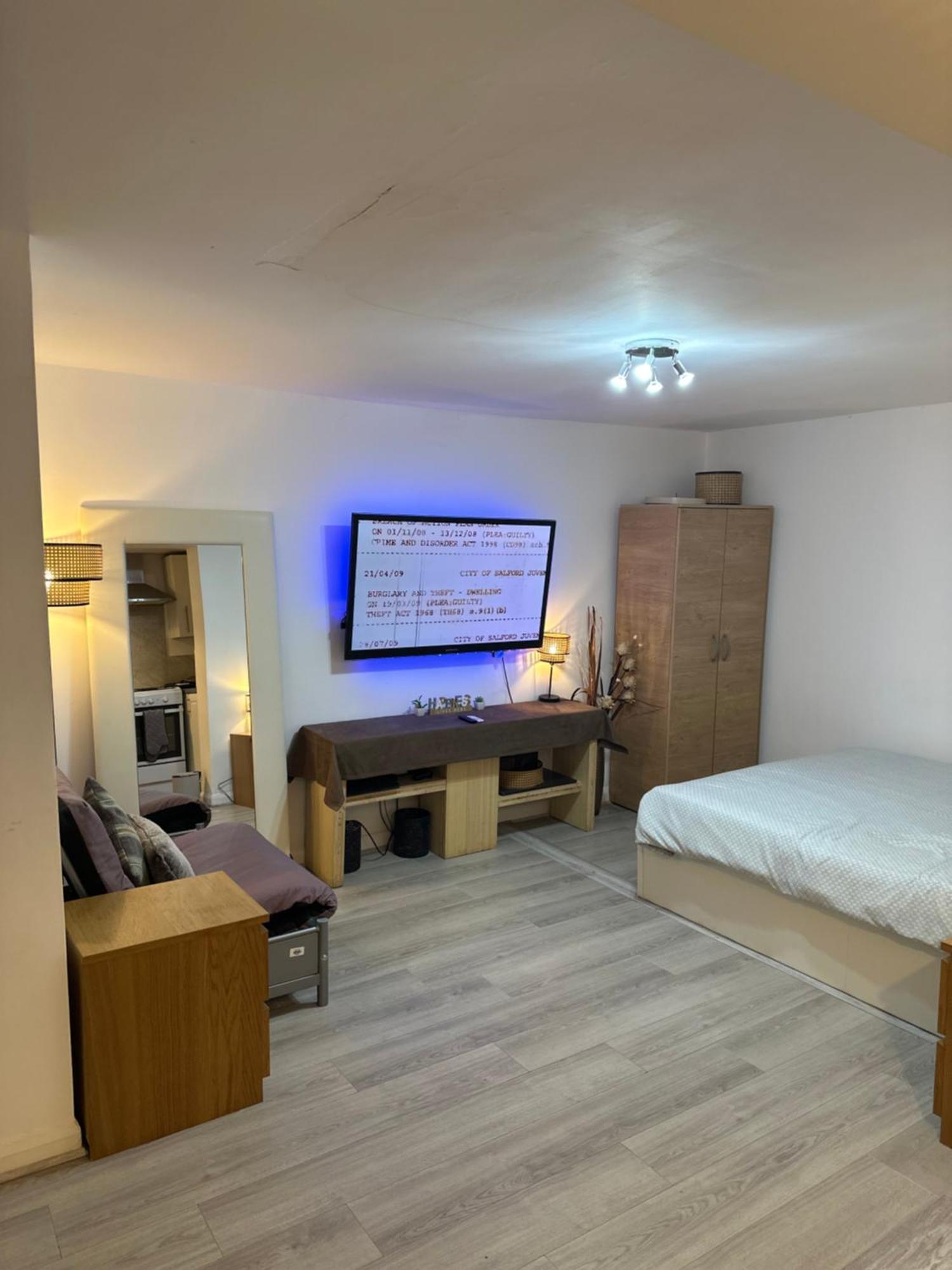 Stylish Studio Flat - Watford Junction - Harry Potter Екстериор снимка